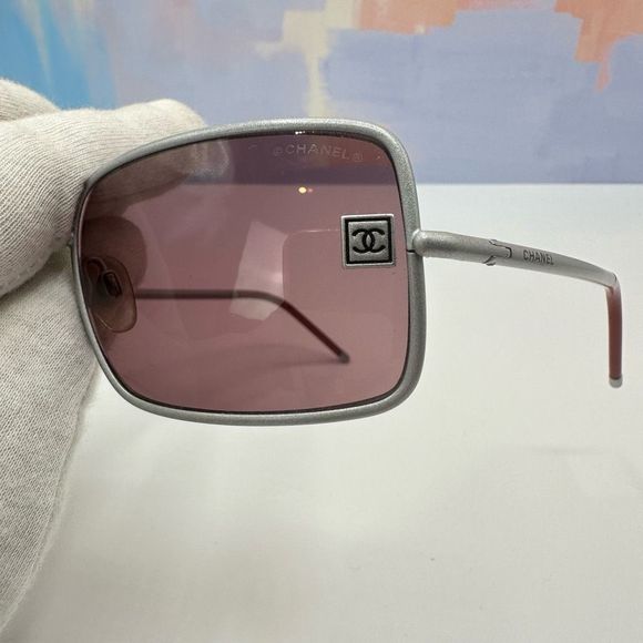 Rare Vintage Chanel Gray Frame Red Lens Sunglass with Original Dust Bag main image 4